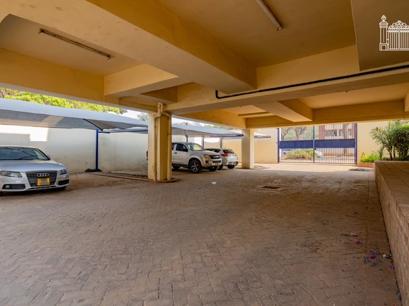 2 Bedroom Flat & Apartment