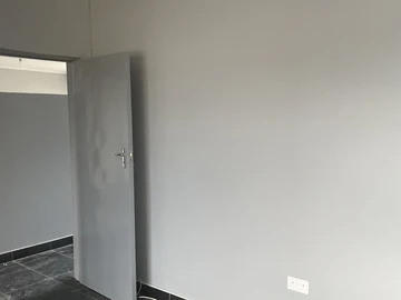 2 Bedroom Flat & Apartment