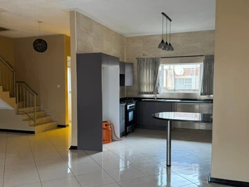 3 Bedroom Flat & Apartment