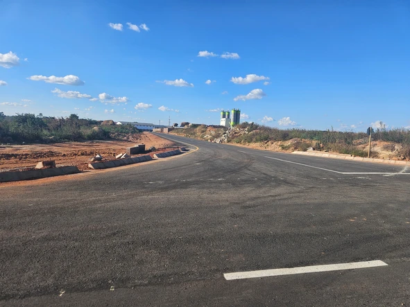 Commercial & Industrial Land