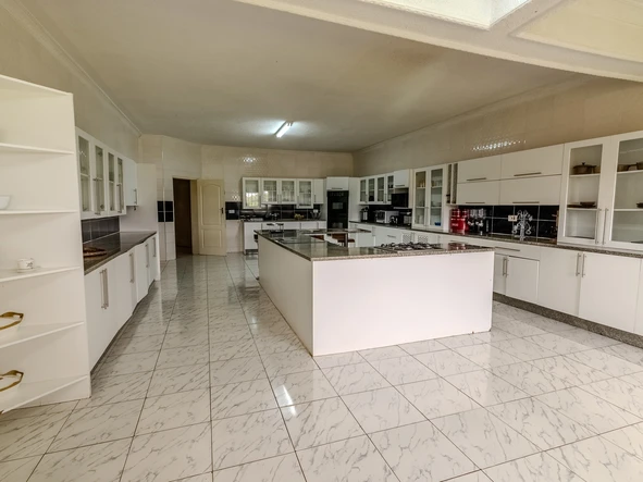 Farm & Agricultural Land