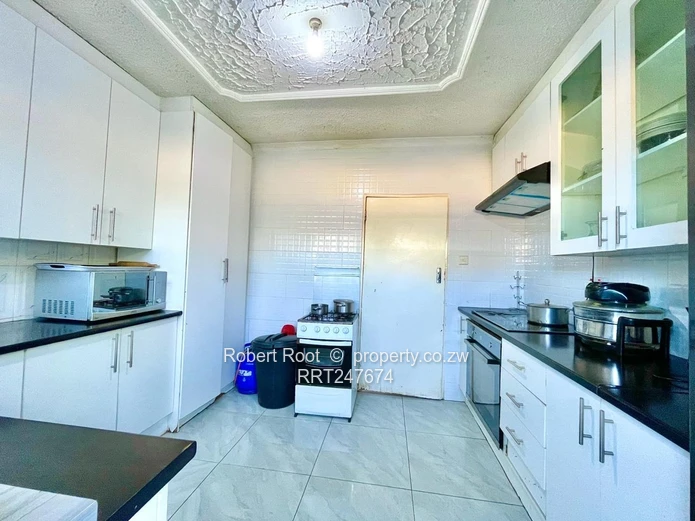 Neat and Solid home in Southlea Park