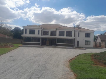 6 Bedroom House