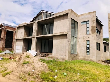 4 Bedroom Garden Flat