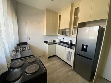 3 Bedroom Flat & Apartment