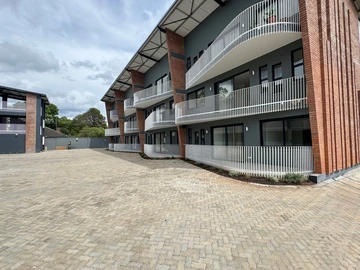 2 Bedroom Flat & Apartment