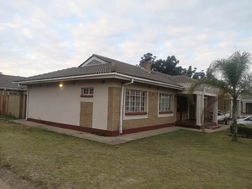 3 Bedroom Flat & Apartment