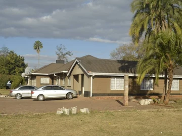 Sitting on a spacious 4,000m² stand, this versatile property offers 3 – Ideal for Home or Business |