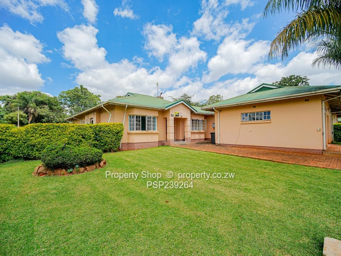 Lovely Unit in A Secure Complex!