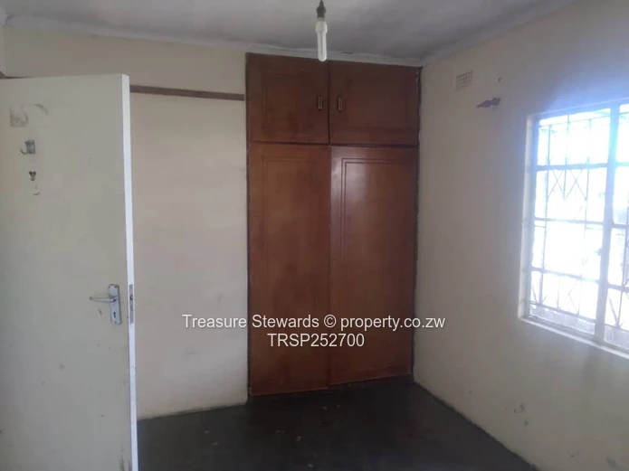 3BR Walled Home in Chitungwiza — Tiled, Fitted Kitchen