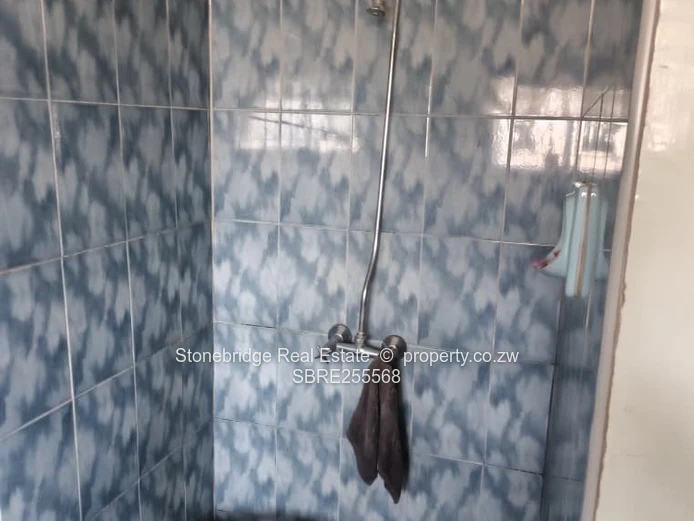 3 Bedroom House in Highmount To Rent