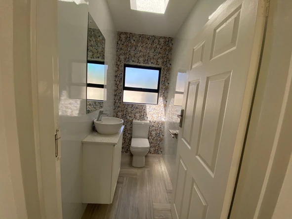 4 Bedroom Flat & Apartment