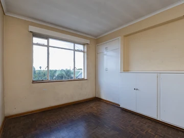 2 Bedroom Flat & Apartment