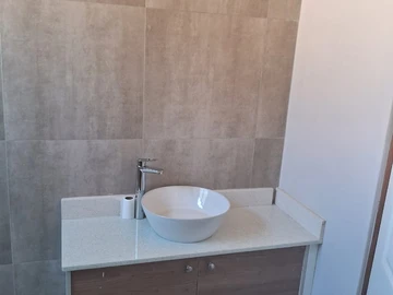 3 Bedroom Flat & Apartment