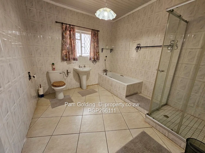 Charming 4 Bedroom Thatched Home