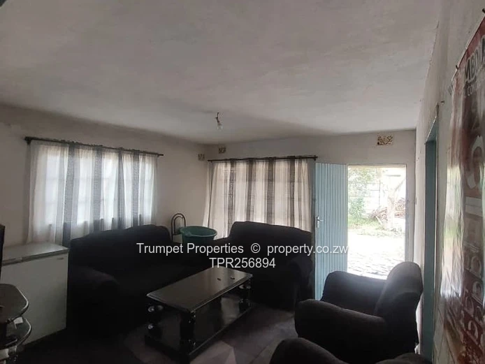 Glen Norah 4BR Home with Borehole & Yard — Fixer