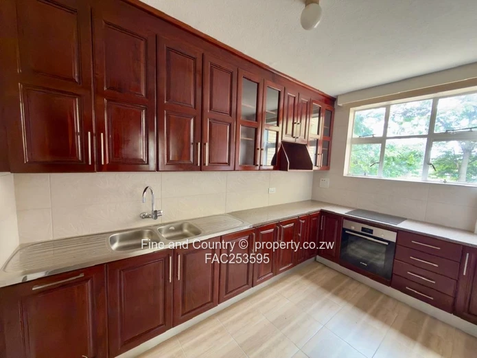 Ascot 3-Bedroom Flat to Rent 