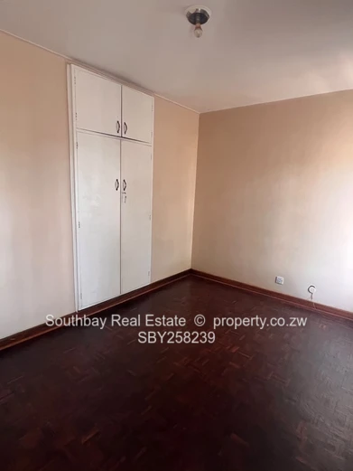 2 Bed Flat To Let 
