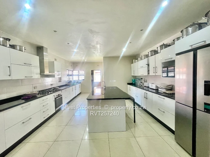 Corner 4BR Manresa Home with Borehole & Modern Kitchen