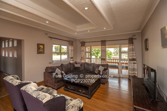 Luxury living home (Sole Mandate)