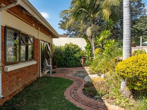 3 Bedroom Flat & Apartment