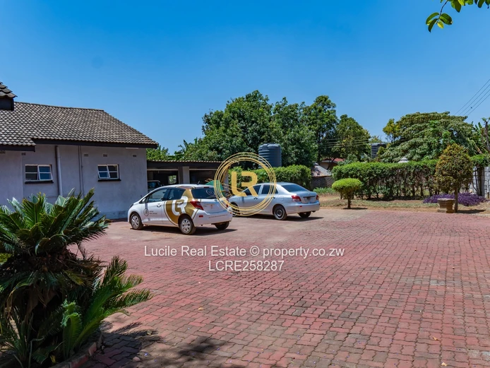 Charming 2-Bedroom Cottage in Borrowdale West – $600 per Month