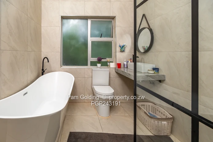 Large Modern Home In Shawasha Hills (Sole Mandate)