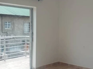 2 Bedroom Flat & Apartment