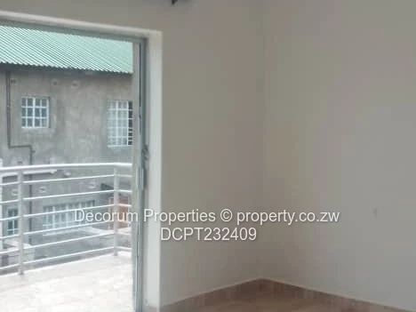 Spacious 2-Bed Strathaven Flat 