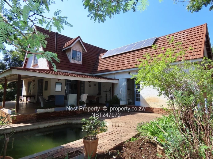 Charming double Storey Home in Borrowdale Brooke!