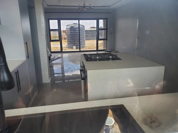 3 Bedroom Flat & Apartment