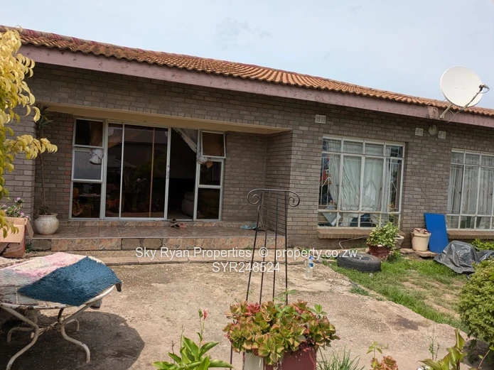Grange, Chisora Village Property For Sale