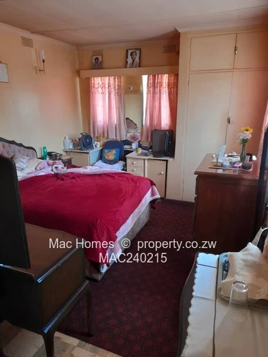 Stunning Semi-Detached House for Sale in Paddonhurst