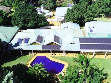 Stunning 5-Bedroom Home with Pool on 9089 m² in Harare North!