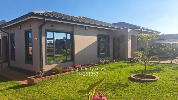 Pomona Nyeredzi neat 4 bedroomed house to Rent