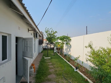 6 Bedroom House