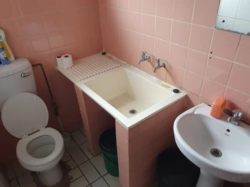 2 Bedroom Flat & Apartment