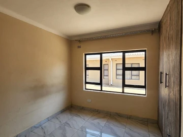 3 Bedroom Flat & Apartment