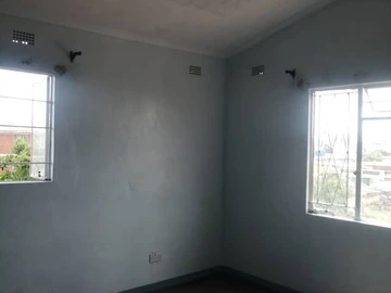 2 Bedroom Flat & Apartment