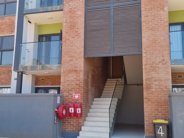 2 Bedroom Flat & Apartment