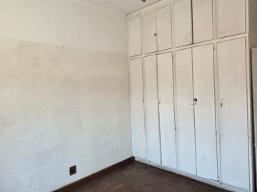 2 Bedroom Flat & Apartment