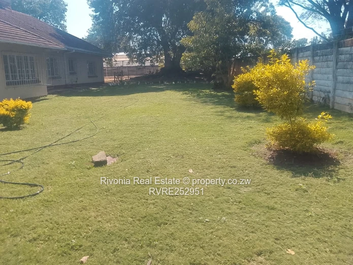 Greendale North: 3-Bed Home with Pool & Borehole on 3767m²