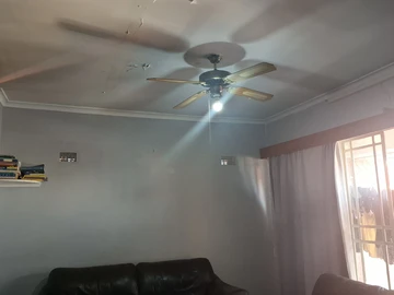 2 Bedroom Flat & Apartment