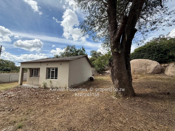 Spacious family home with attached 3 bedroom cottage