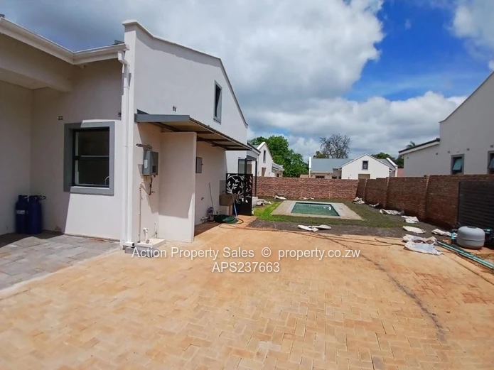 Lovely 3 Bed Family Cluster! 