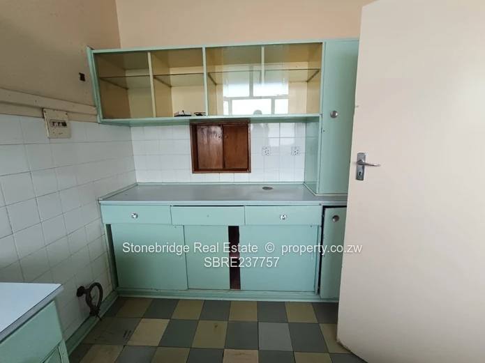 Charming 1-Bedroom Flat in Northend – Prime Location!