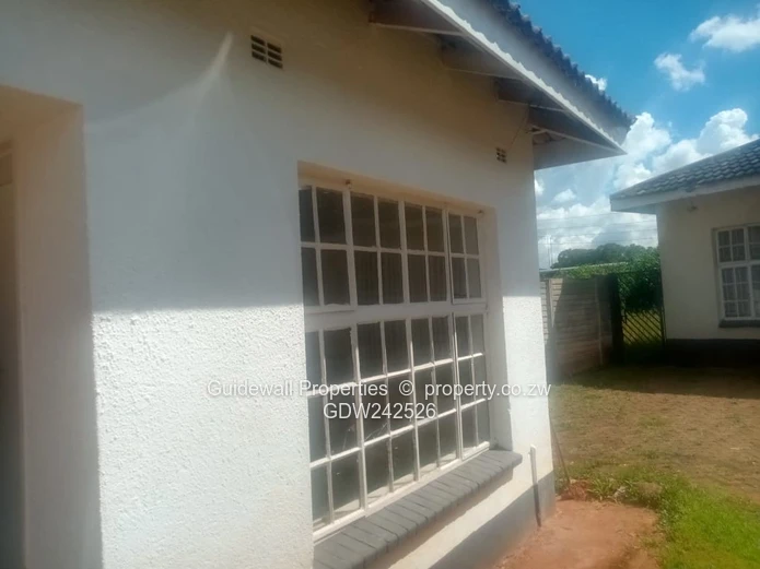 Spacious 2 bed flat for sale in Mandara 