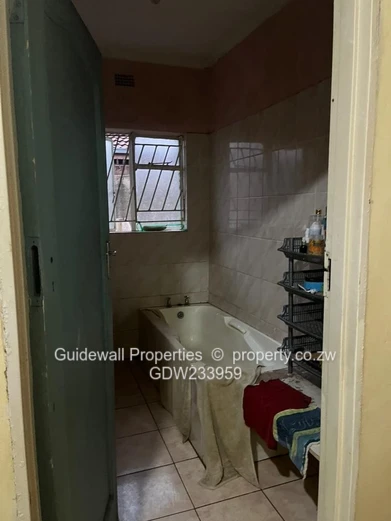 3 bed house for sale in Bloomingdale