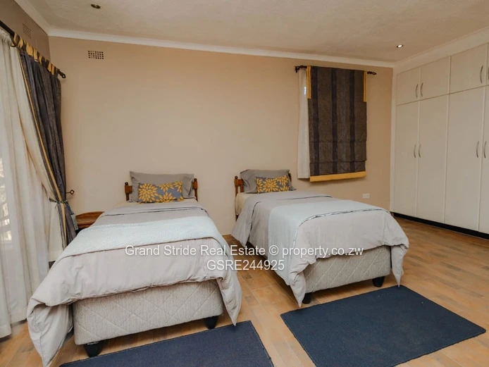 Immaculate House To Let In Helensvale