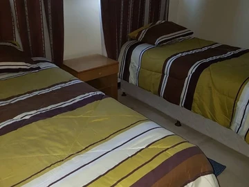2 Bedroom Flat & Apartment